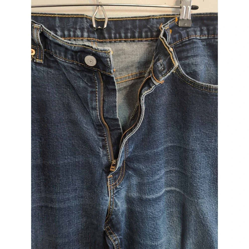 Levi's Strauss 550 Relaxed Straight Men's Jeans Sz 41 x32 (Tagged 42x34 shrunk)